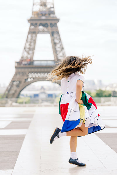 L'AMOUR DE PARIS : MAGICAL FAMILY PHOTO SESSION IN PARIS